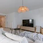 Stylish Family-friendly Retreat, Close To Harbor And Free Parking