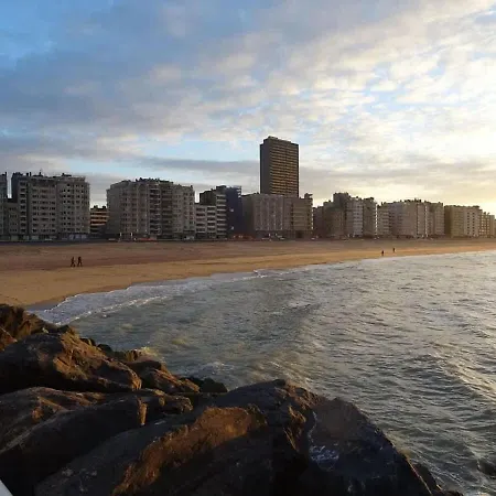 Stylish Family-friendly Retreat, Close To Harbor And Free Parking Lägenhet Oostende