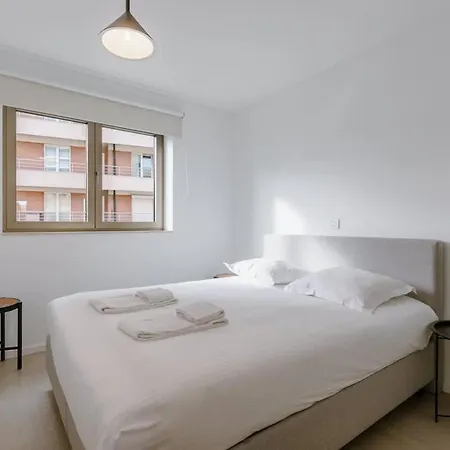 Lägenhet Stylish Family-friendly Retreat, Close To Harbor And Free Parking *