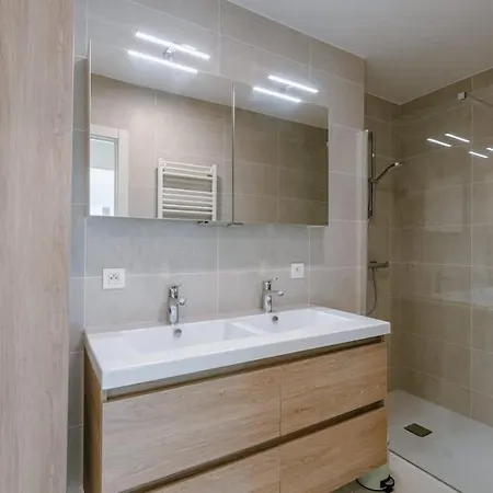 Stylish Family-friendly Retreat, Close To Harbor And Free Parking * Oostende