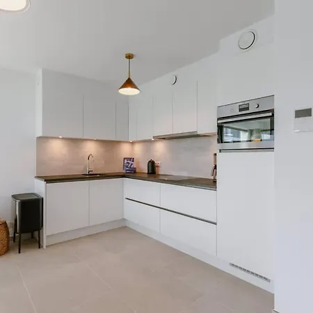 Stylish Family-friendly Retreat, Close To Harbor And Free Parking Apartment Ostende