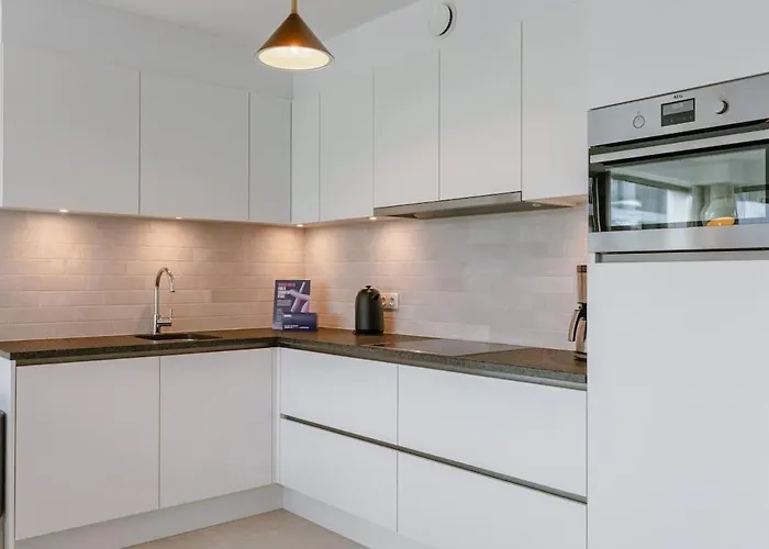 Stylish Family-friendly Retreat, Close To Harbor And Free Parking