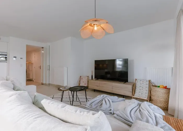 Stylish Family-friendly Retreat, Close To Harbor And Free Parking