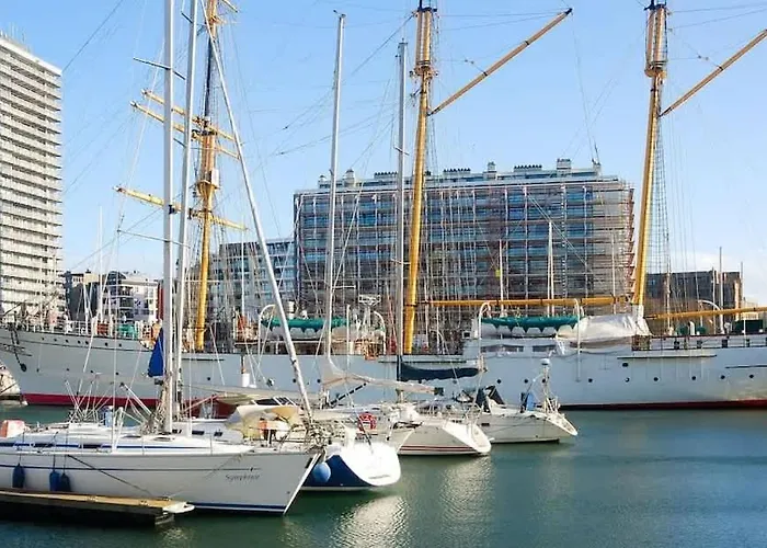 Apartment Stylish Family-friendly Retreat, Close To Harbor And Free Parking *