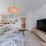 Stylish Family-friendly Retreat, Close To Harbor And Free Parking