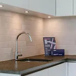 Stylish Family-friendly Retreat, Close To Harbor And Free Parking *