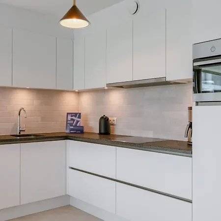 Stylish Family-friendly Retreat, Close To Harbor And Free Parking